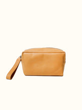 Load image into Gallery viewer, Leather Dopp Kit